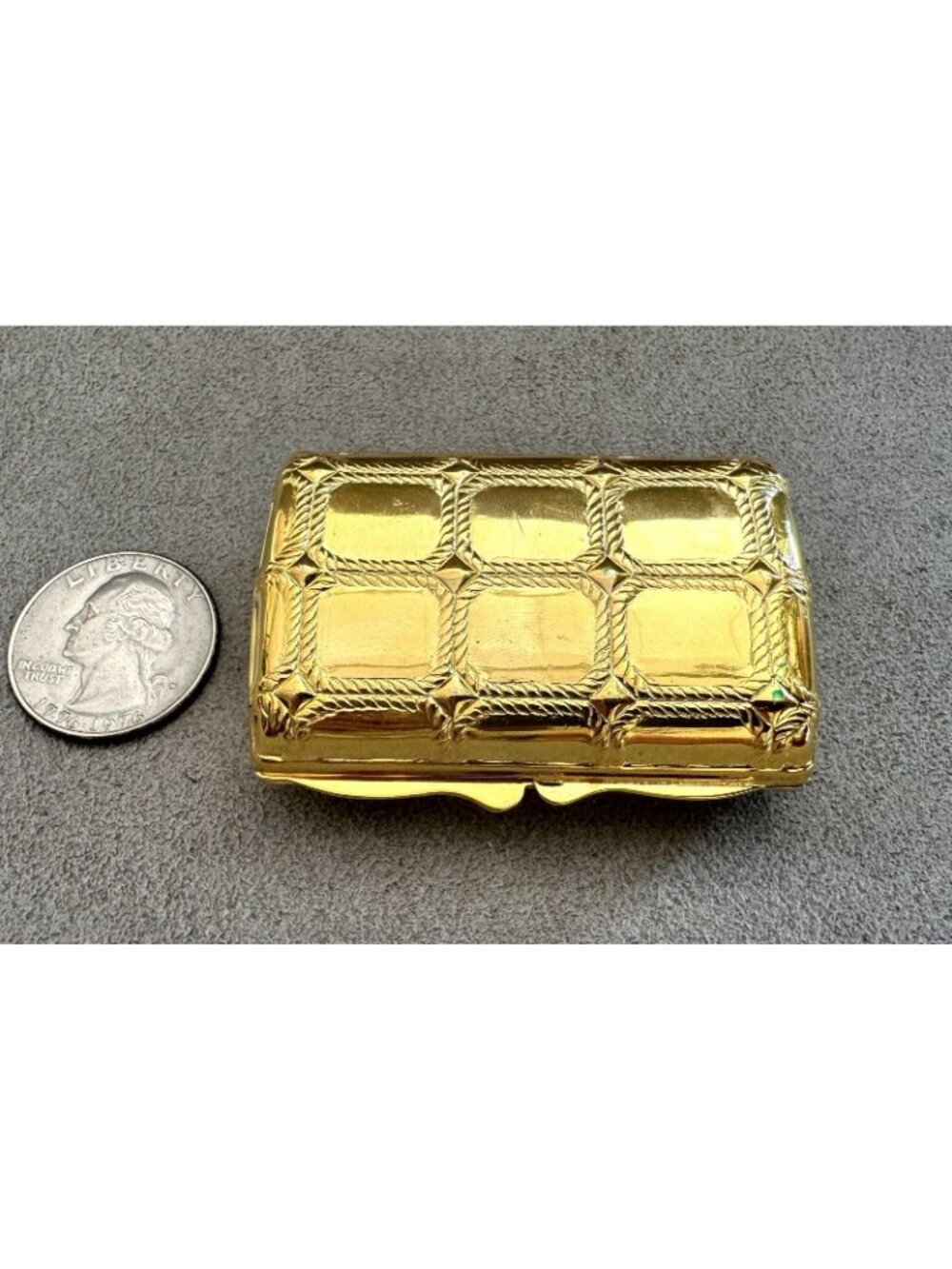 JUDITH LEIBER Suitcase Design TRINKET BOX Vanity Container Goldtone 2.25" Vintag - Picture 6 of 6